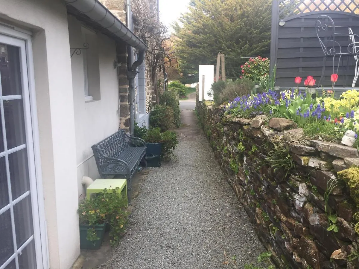 ** Bed & Breakfast Au Bon Accueil Bed and Breakfast Saint-Marcan Frankrig
