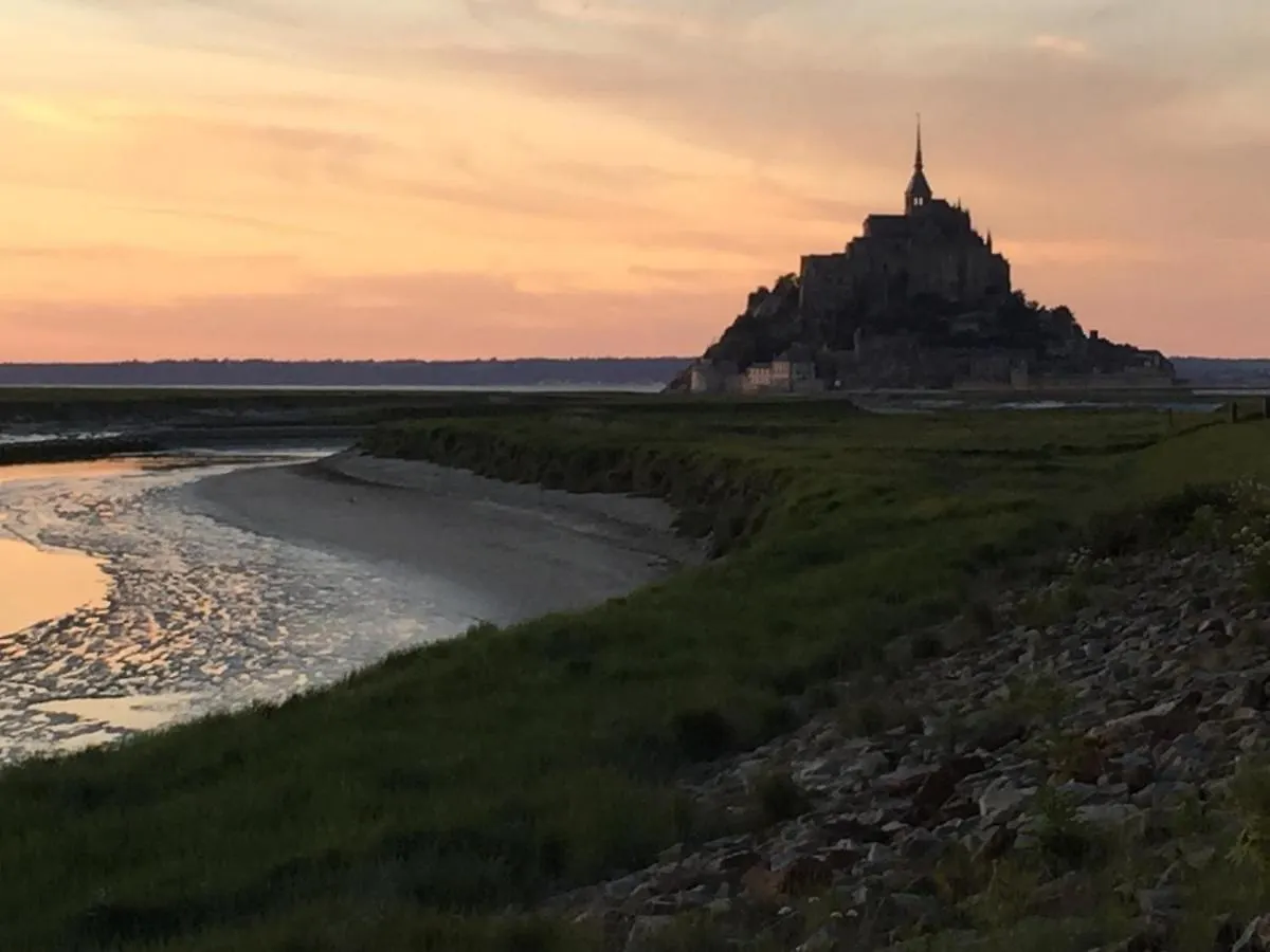 Au Bon Accueil Bed and Breakfast Saint-Marcan 2*,