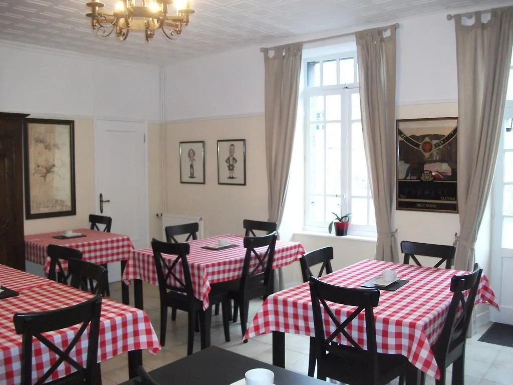 Au Bon Accueil Bed and Breakfast Saint-Marcan 2*,  Frankrig