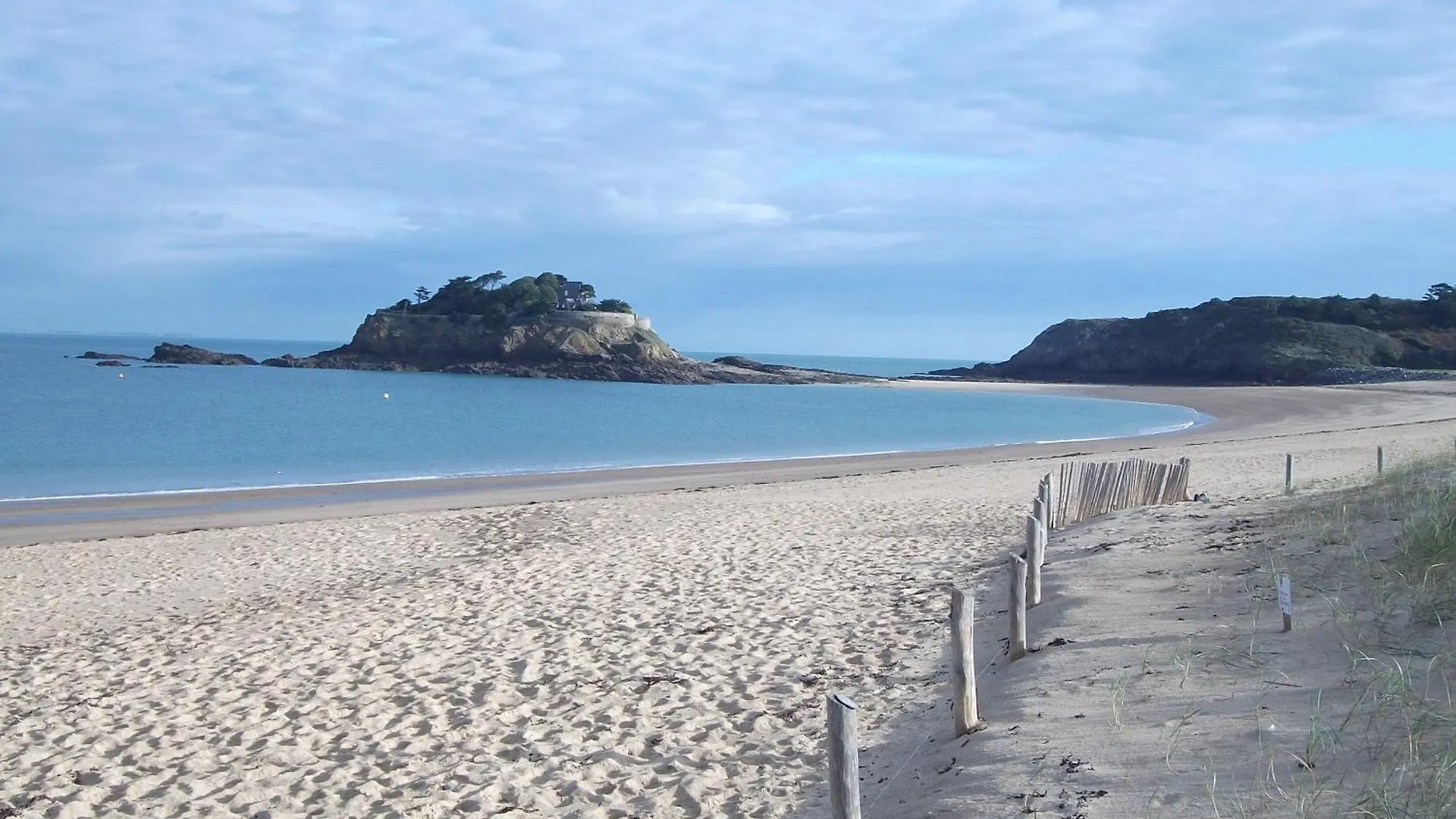 Au Bon Accueil Bed & Breakfast Saint-Marcan 2*,  France