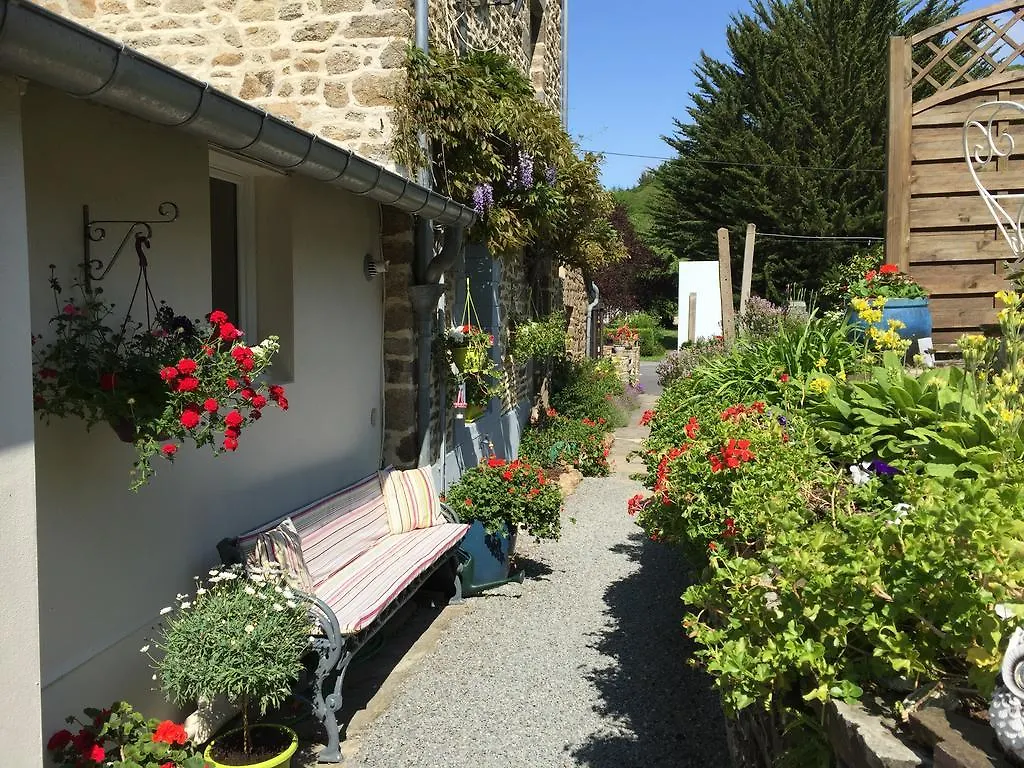 Au Bon Accueil Bed and Breakfast Saint-Marcan