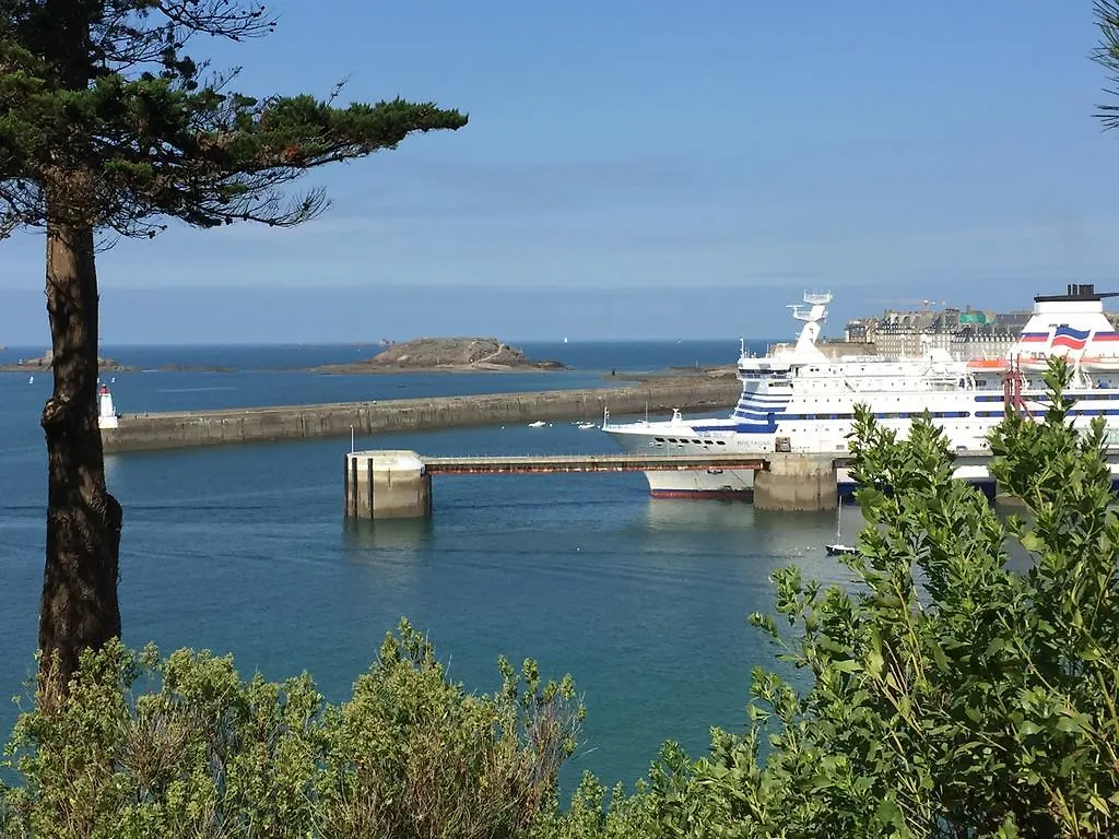 Au Bon Accueil Bed and Breakfast Saint-Marcan Frankrig